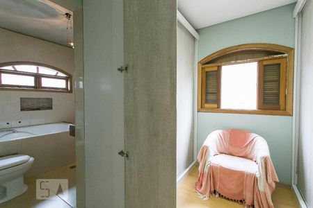 Casa à venda com 210m², 3 quartos e 4 vagasSuíte