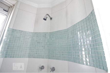 Apartamento à venda com 125m², 4 quartos e 3 vagasChuveiro