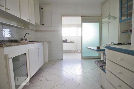 Apartamento à venda com 125m², 4 quartos e 3 vagasCozinha