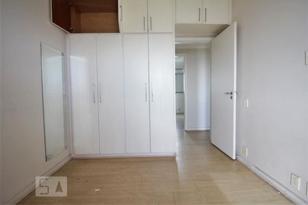Apartamento à venda com 125m², 4 quartos e 3 vagasQuarto 2