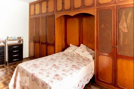 Casa à venda com 380m², 4 quartos e 10 vagas Casa à venda com 380m², 4 quartos e 10 vagasSuite - Casa 1