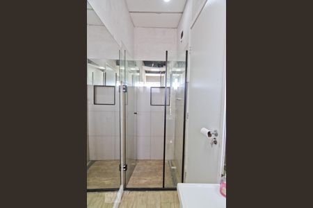 Banheiro de kitnet/studio para alugar com 1 quarto, 30m² em Limão, São Paulo