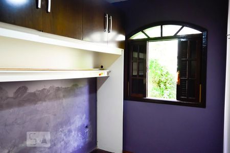 Casa à venda com 79m², 3 quartos e 2 vagasQuarto 3 Janela