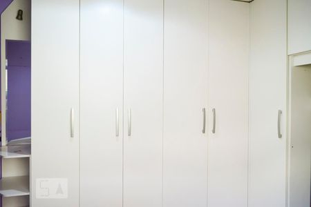 Casa à venda com 79m², 3 quartos e 2 vagasQuarto 1 - Armários