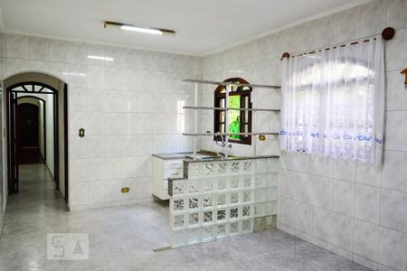Casa à venda com 79m², 3 quartos e 2 vagasCozinha Vista Ampla