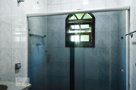 Casa à venda com 79m², 3 quartos e 2 vagasBanheiro Box de Vidro