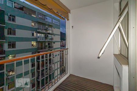 Apartamento à venda com 90m², 3 quartos e 1 vaga Apartamento à venda com 90m², 3 quartos e 1 vagaVaranda da Sala