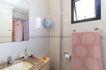 Apartamento à venda com 60m², 2 quartos e 2 vagas Apartamento à venda com 60m², 2 quartos e 2 vagasBanheiro da Suíte