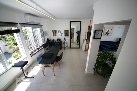 Casa à venda com 200m², 3 quartos e 2 vagasSala 