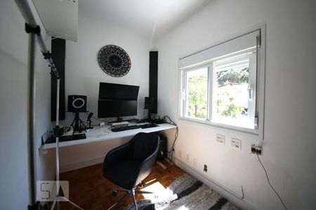 Casa à venda com 200m², 3 quartos e 2 vagasQuarto 