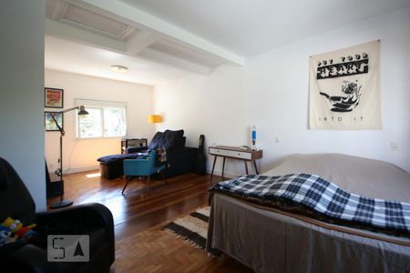 Casa à venda com 200m², 3 quartos e 2 vagasSuíte