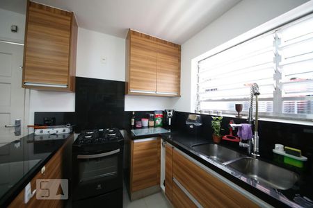 Casa à venda com 200m², 3 quartos e 2 vagasCozinha 