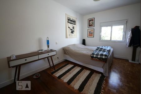 Casa à venda com 200m², 3 quartos e 2 vagasSuíte 