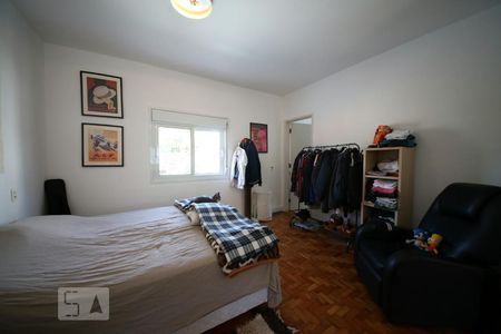 Casa à venda com 200m², 3 quartos e 2 vagasSuite