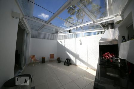 Casa à venda com 200m², 3 quartos e 2 vagasChurrasqueira 