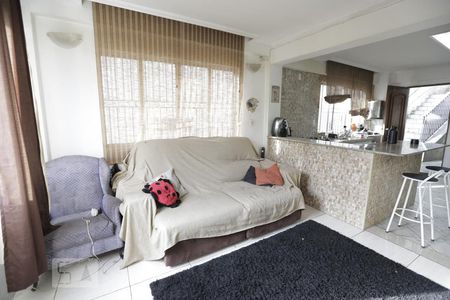 Casa à venda com 412m², 6 quartos e 4 vagasSala