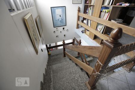 Casa à venda com 412m², 6 quartos e 4 vagasEscada