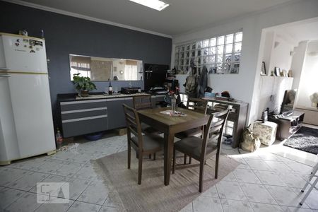 Casa à venda com 412m², 6 quartos e 4 vagasSala/Cozinha