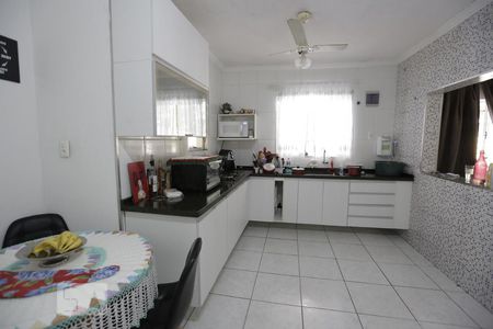 Casa à venda com 412m², 6 quartos e 4 vagasCozinha