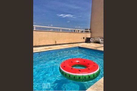 Apartamento à venda com 90m², 3 quartos e 2 vagas Apartamento à venda com 90m², 3 quartos e 2 vagasÁrea comum - Piscina