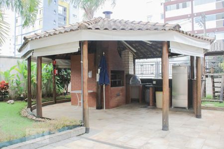 Apartamento à venda com 90m², 3 quartos e 2 vagas Apartamento à venda com 90m², 3 quartos e 2 vagasÁrea Comum - Churrasqueira