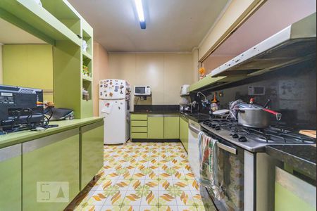 Apartamento à venda com 311m², 5 quartos e 3 vagas Apartamento à venda com 311m², 5 quartos e 3 vagasCozinha