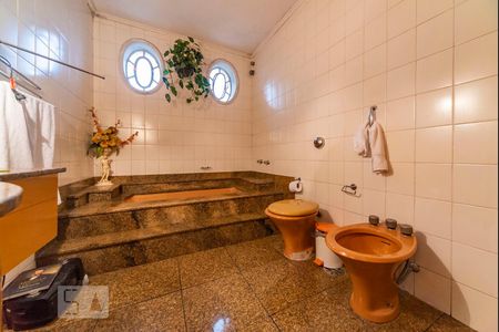 Apartamento à venda com 311m², 5 quartos e 3 vagas Apartamento à venda com 311m², 5 quartos e 3 vagasBanheiro