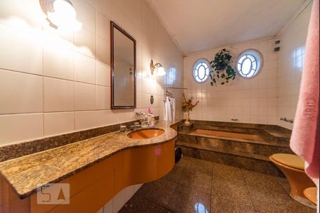 Apartamento à venda com 311m², 5 quartos e 3 vagas Apartamento à venda com 311m², 5 quartos e 3 vagasBanheiro