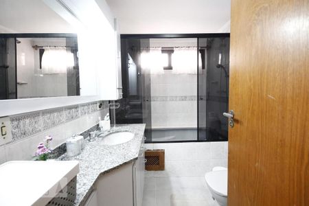 Apartamento à venda com 156m², 4 quartos e 2 vagas Apartamento à venda com 156m², 4 quartos e 2 vagasBanheiro 1