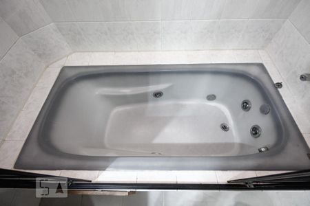 Apartamento à venda com 156m², 4 quartos e 2 vagas Apartamento à venda com 156m², 4 quartos e 2 vagasBanheiro 1