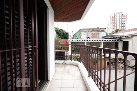 Apartamento à venda com 156m², 4 quartos e 2 vagas Apartamento à venda com 156m², 4 quartos e 2 vagasVaranda