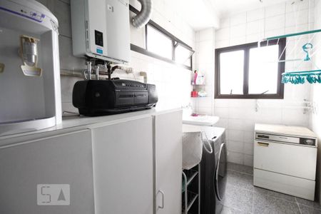 Apartamento à venda com 156m², 4 quartos e 2 vagas Apartamento à venda com 156m², 4 quartos e 2 vagasLavanderia