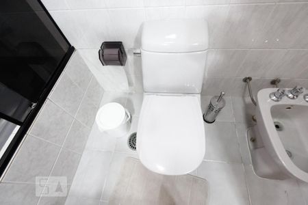 Apartamento à venda com 156m², 4 quartos e 2 vagas Apartamento à venda com 156m², 4 quartos e 2 vagasBanheiro 1