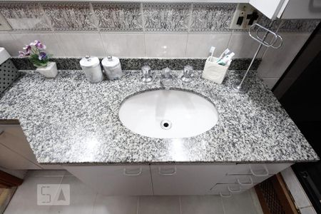 Apartamento à venda com 156m², 4 quartos e 2 vagas Apartamento à venda com 156m², 4 quartos e 2 vagasBanheiro 1