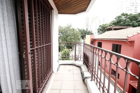 Apartamento à venda com 156m², 4 quartos e 2 vagas Apartamento à venda com 156m², 4 quartos e 2 vagasVaranda