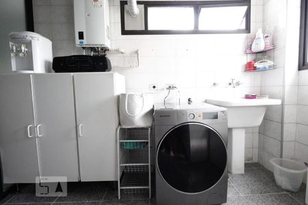 Apartamento à venda com 156m², 4 quartos e 2 vagas Apartamento à venda com 156m², 4 quartos e 2 vagasLavanderia