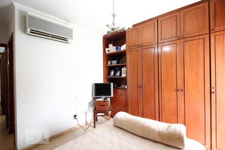 Apartamento à venda com 156m², 4 quartos e 2 vagas Apartamento à venda com 156m², 4 quartos e 2 vagasQuarto 3