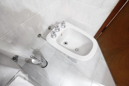 Apartamento à venda com 156m², 4 quartos e 2 vagas Apartamento à venda com 156m², 4 quartos e 2 vagasBanheiro 1