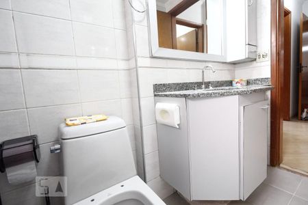 Apartamento à venda com 156m², 4 quartos e 2 vagas Apartamento à venda com 156m², 4 quartos e 2 vagasBanheiro 2
