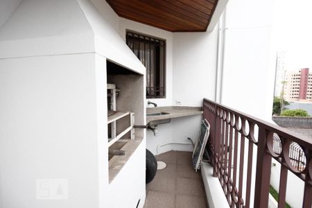 Apartamento à venda com 156m², 4 quartos e 2 vagas Apartamento à venda com 156m², 4 quartos e 2 vagasVaranda gourmet