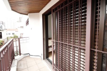 Apartamento à venda com 156m², 4 quartos e 2 vagas Apartamento à venda com 156m², 4 quartos e 2 vagasVaranda