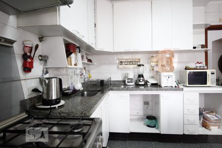 Apartamento à venda com 156m², 4 quartos e 2 vagas Apartamento à venda com 156m², 4 quartos e 2 vagasCozinha