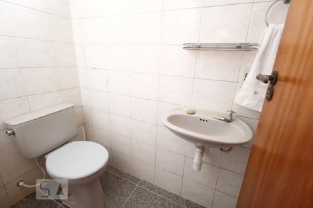 Apartamento à venda com 156m², 4 quartos e 2 vagas Apartamento à venda com 156m², 4 quartos e 2 vagasBanheiro de Serviço
