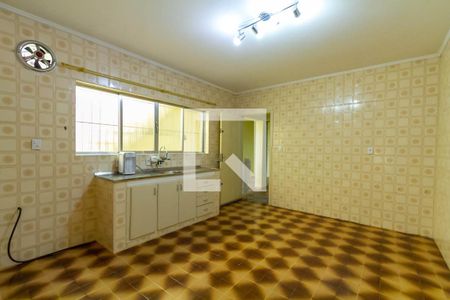 Casa à venda com 173m², 2 quartos e 2 vagas Casa à venda com 173m², 2 quartos e 2 vagasCozinha