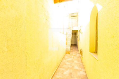 Casa à venda com 173m², 2 quartos e 2 vagas Casa à venda com 173m², 2 quartos e 2 vagasCorredor Lateral