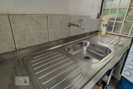 Casa à venda com 170m², 3 quartos e 1 vaga Casa à venda com 170m², 3 quartos e 1 vagaCozinha - Pia