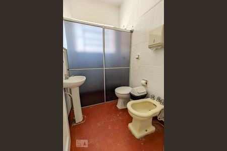 Casa à venda com 170m², 3 quartos e 1 vaga Casa à venda com 170m², 3 quartos e 1 vagaBanheiro