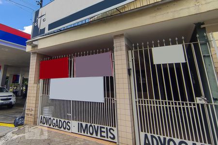 Casa à venda com 170m², 3 quartos e 1 vaga Casa à venda com 170m², 3 quartos e 1 vagaFachada