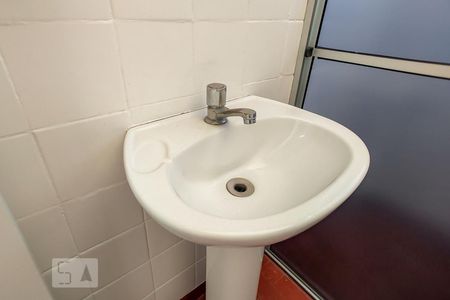 Casa à venda com 170m², 3 quartos e 1 vaga Casa à venda com 170m², 3 quartos e 1 vagaBanheiro - Pia