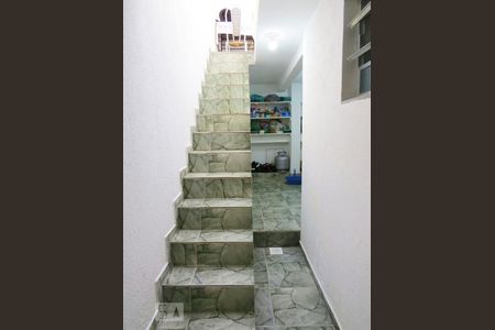 Casa à venda com 60m², 2 quartos e sem vagaEscada